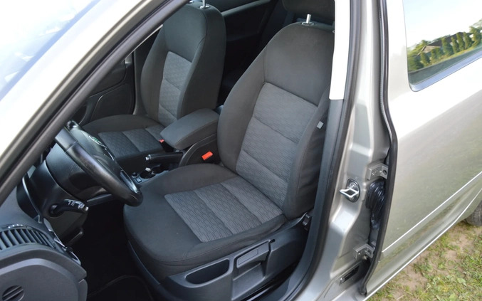 Skoda Octavia cena 18900 przebieg: 216000, rok produkcji 2009 z Nekla małe 326